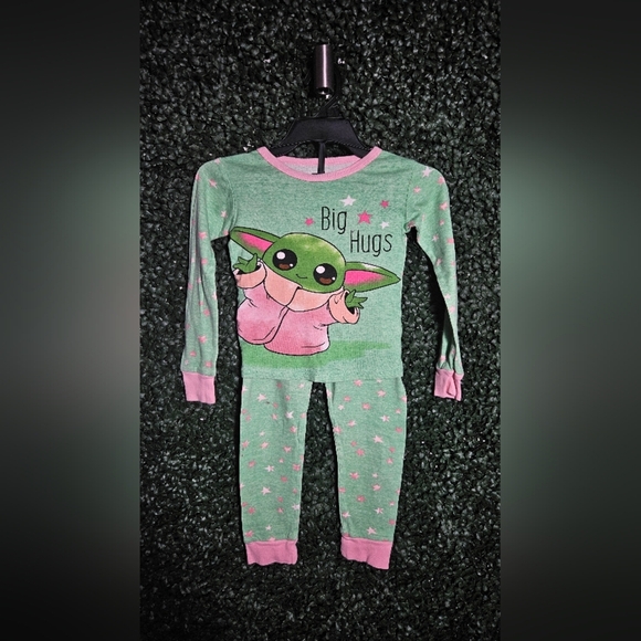 2 Matching Sets For The Price Of 1 !Pink and Green Baby Yoda Pajama Sets - Picture 5 of 6